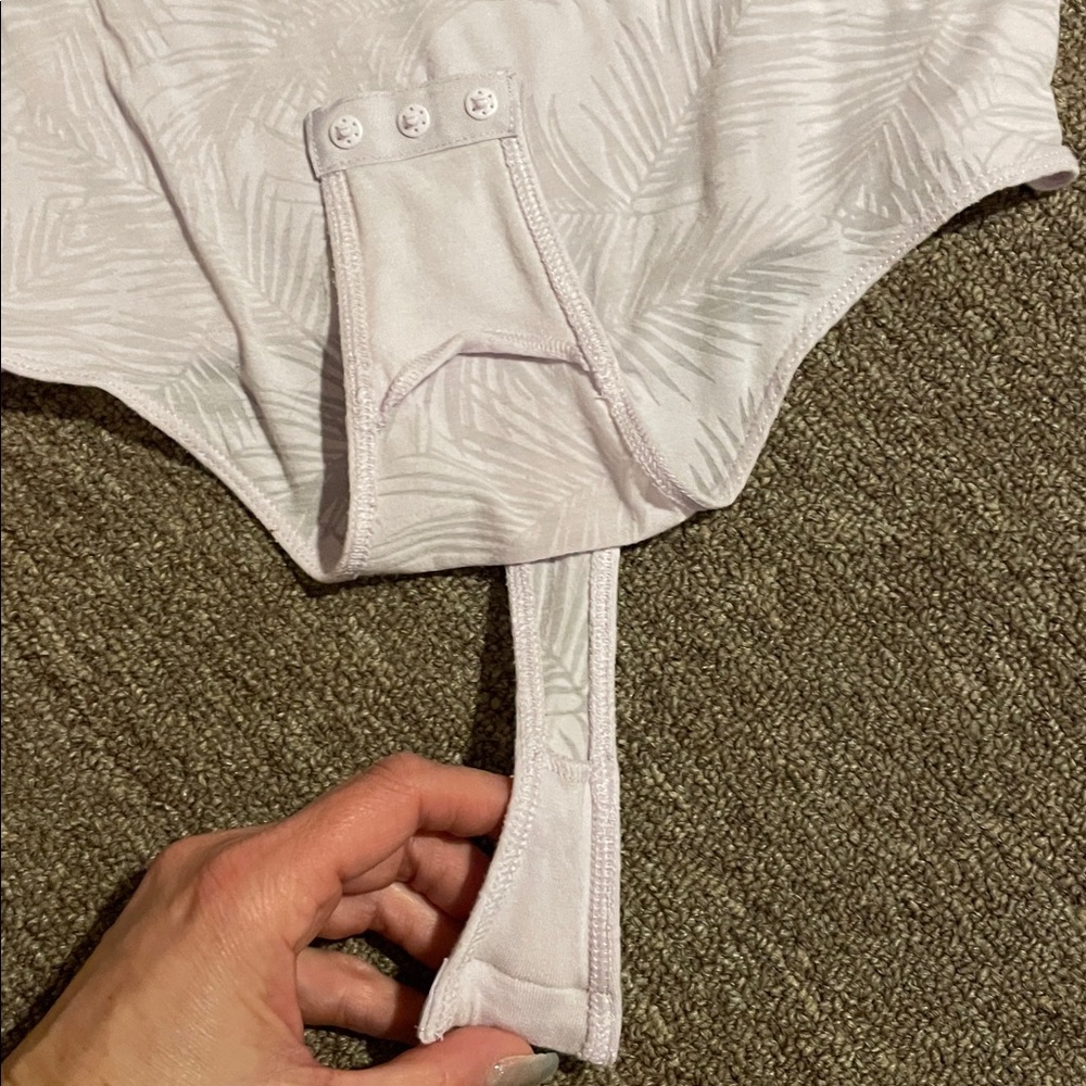 Victoria's Secret lavender Leaf Pattern Bodysuit XS - Picture 5 of 7